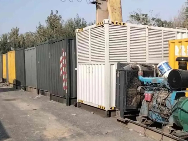 姚安200KW柴油发电机机组每小时油耗是多少？